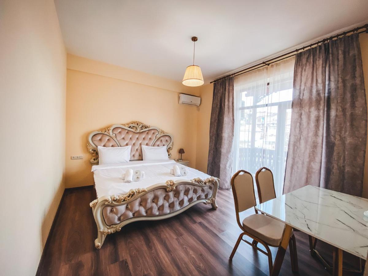 Old Armenia Hotel Erevan Esterno foto